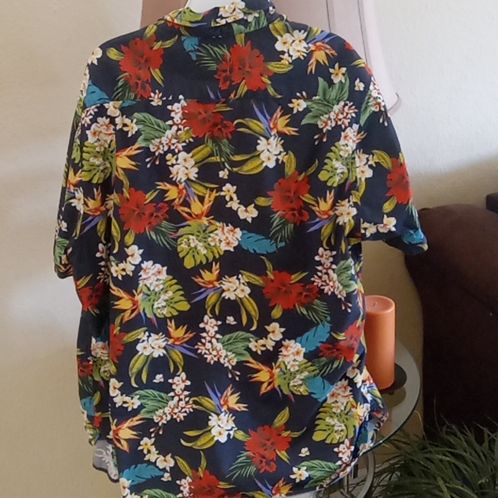 Hawaiian Print Button Up Shirt - Picture 2 of 3